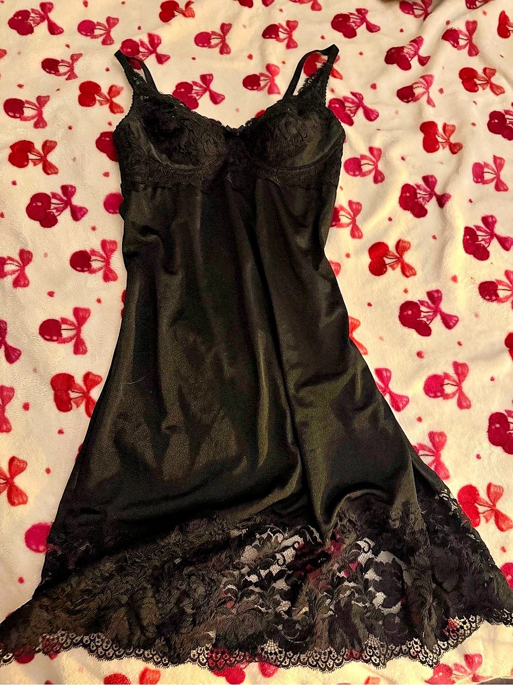 Black Lace Hem Sleeping gown s